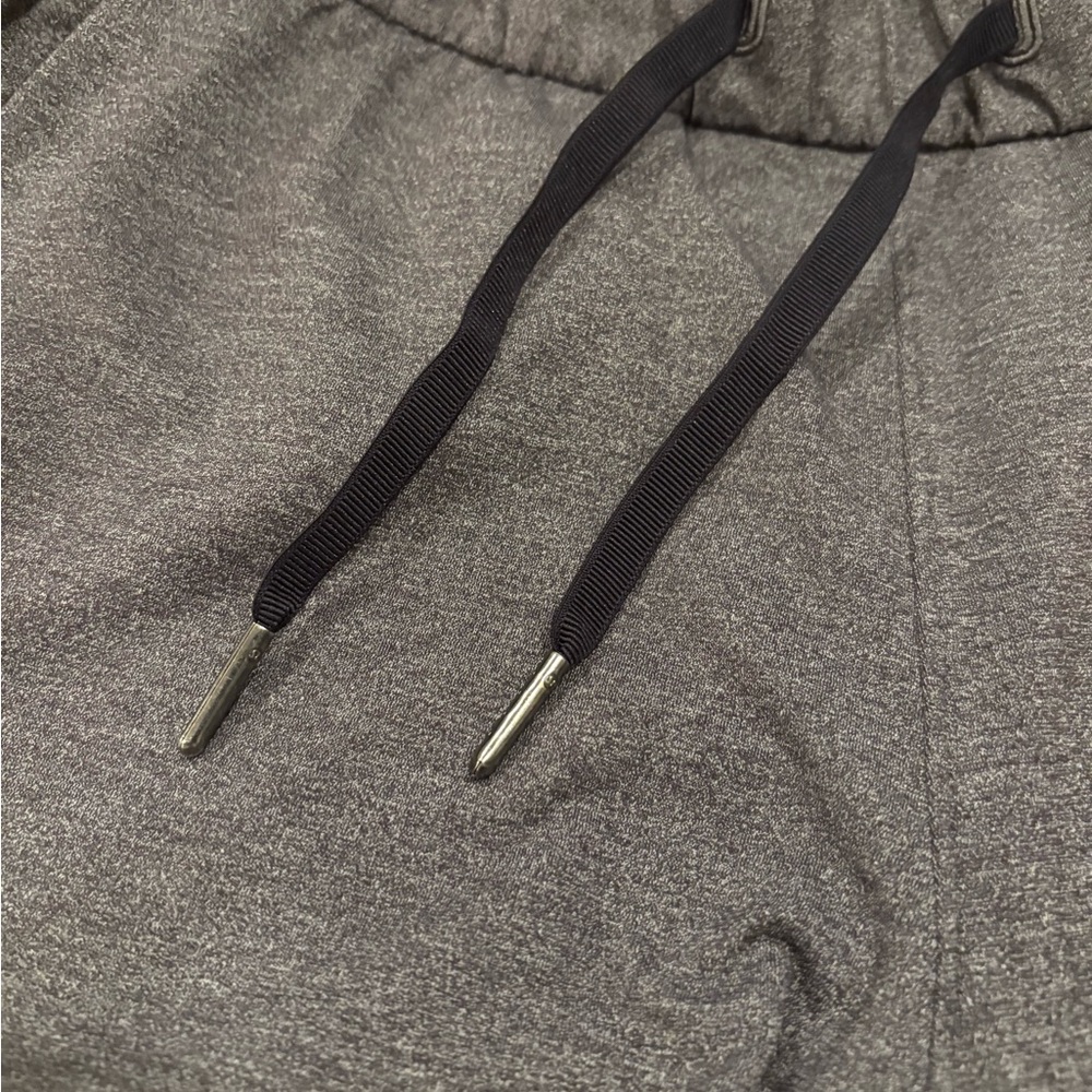 Lululemon On The Fly Pant: Size 6 - Picture 6 of 12